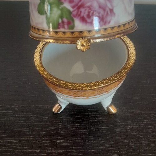 Ceramic egg vintage, can be used as small jewelry box