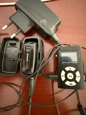 Mp3 Bluetooth wireless and chargers used