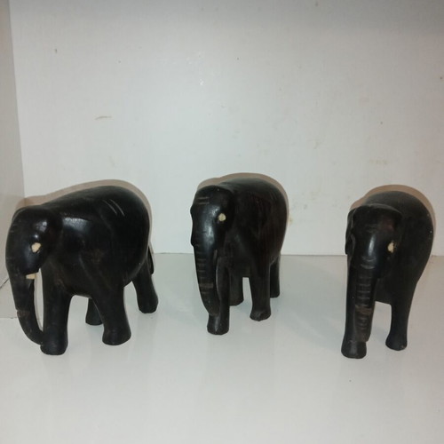 African elephants used figurines