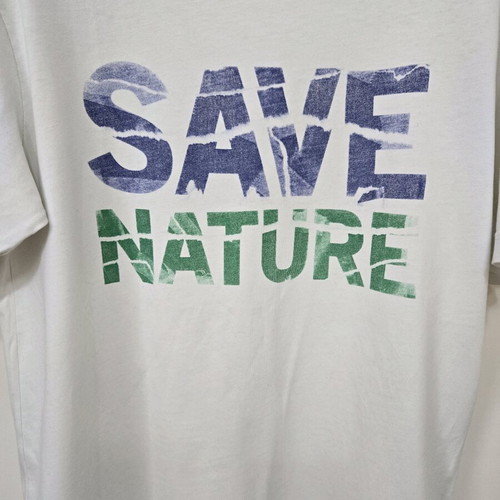 Benetton T-shirt like new, size large, multicolor