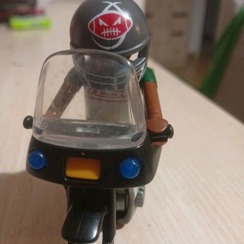 Playmobil police motorcycle 2000 used, missing front wheel