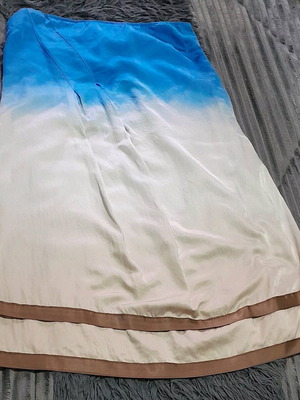 Italian silk dress size M like new
