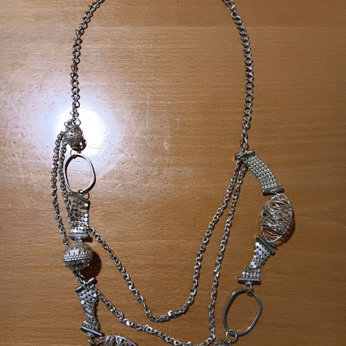 Silver fashion jewelry necklace new with intricate design