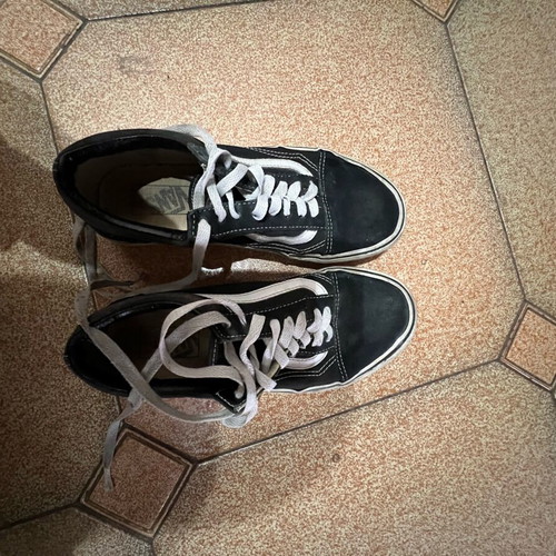 Vans athletic shoes used, size 38.5, black and white