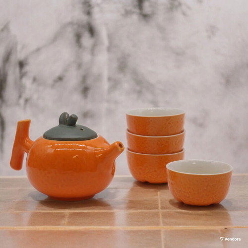 Chinese ceramic teapot set with 4 small cups new in gift box