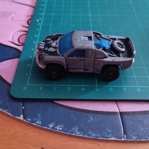 Hot Wheels Off Track McDonald's 2007 toy car, grey body, blue windows