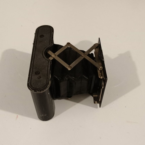 Kodak Ball Bearing Shutter camera used, 1913 vintage