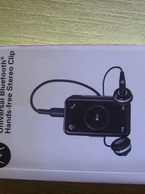 Motorola Bluetooth Headphones with FM Radio like new