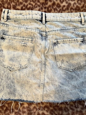 Φούστα Bershka μεταχειρισμένη σε άριστη κατάσταση