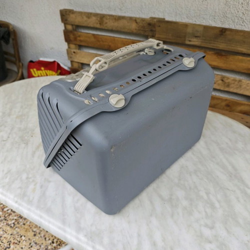 Plastic pet carrier P-BAG like new for small pets