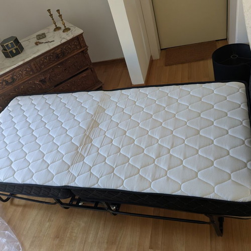 Folding bed 90 x 200 cm with mattress, like new
