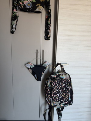 Maaji Reversible Bikini Set with Backpack size M like new