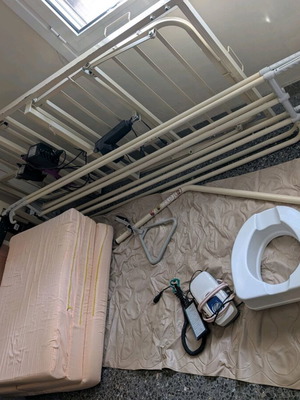 Νοσοκομειακό κρεβάτι ηλεκτρικό μεταχειρισμένο με αερόστρωμα και αναρτήρα