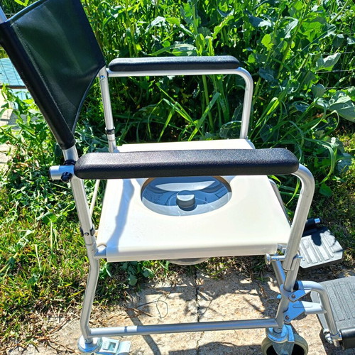Bath wheelchair like new