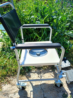 Bath wheelchair like new