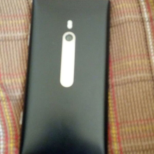 Nokia Lumia 800 used, pack of two non-working for spare parts
