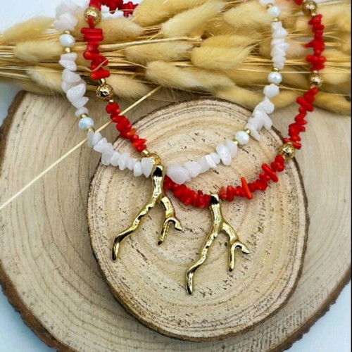 Handmade summer necklace with coral and gold-plated pendant new
