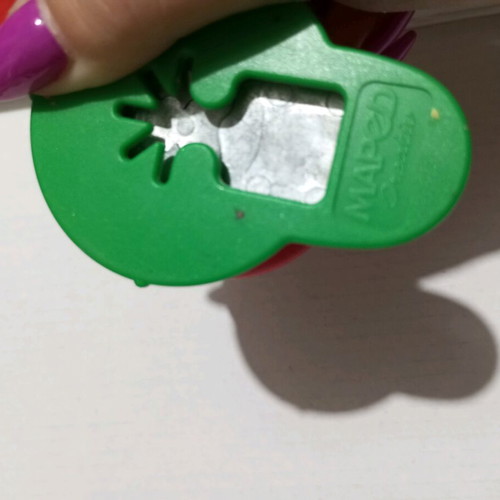 Paper cutter used in teddy bear shape