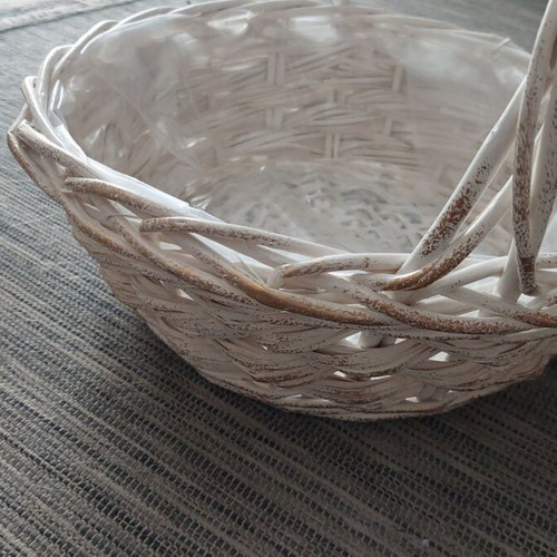 Wicker basket like new, diameter 30cm, depth 10cm
