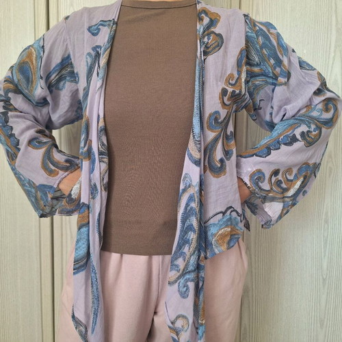 Bolero with tie one size like new, multicolor