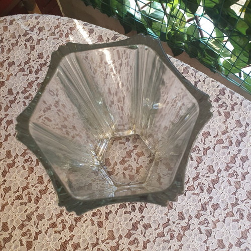 Vase like new, large and sturdy, height 26 cm perimeter 40 cm