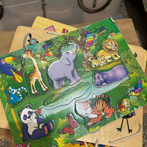 Children's puzzles like new
