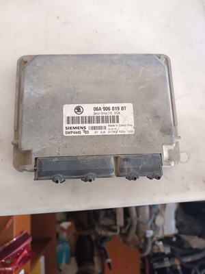 Engine control unit for Skoda Octavia '98-'04 code 06A906019BT like new