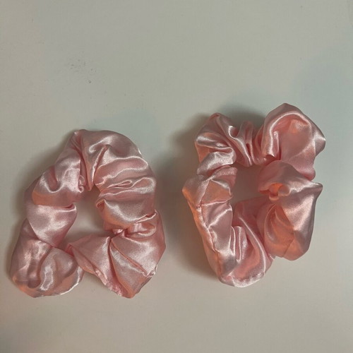 Scrunchie pink like new