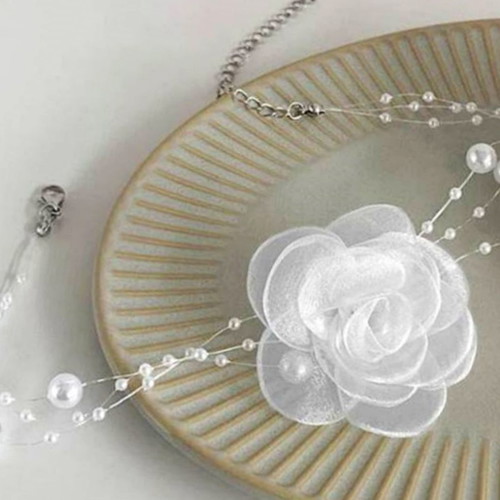 Choker with white rose and white pearls new