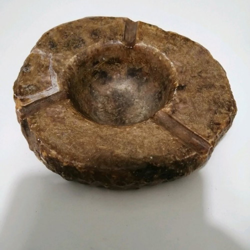 Alabaster ashtray from Italy used with break