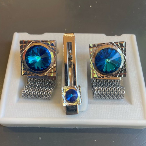 Cufflinks and tie pin new set