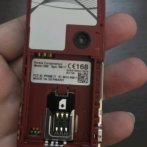 Nokia 7260 like new with original battery, cable and headphones