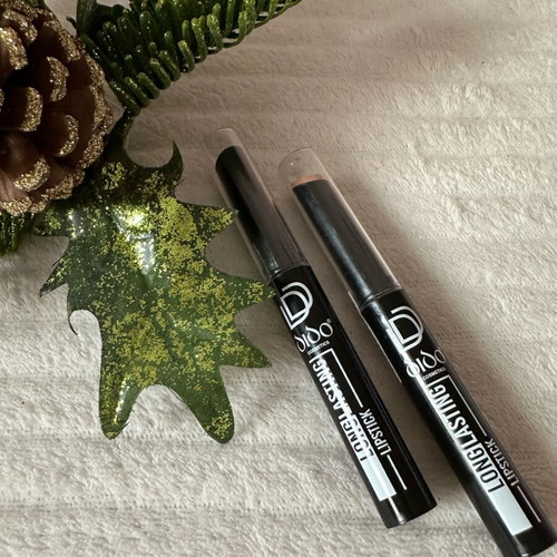 Long Lasting Lipstick new with glitter, moisturizing