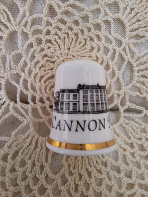 Porcelain thimble like new, Cannon Hall United Kingdom
