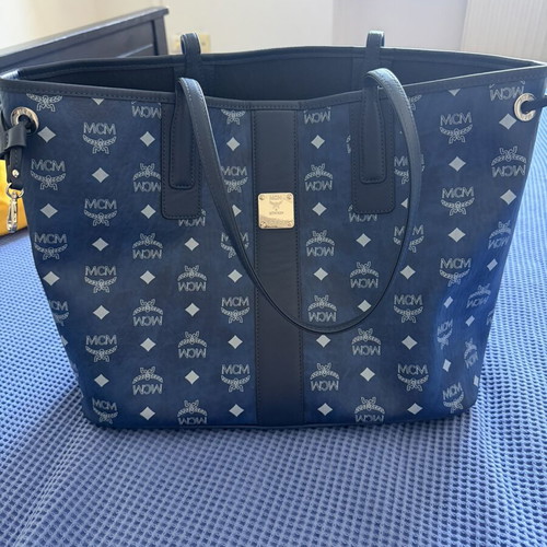 MCM Liz Medium reversible shoulder bag, blue