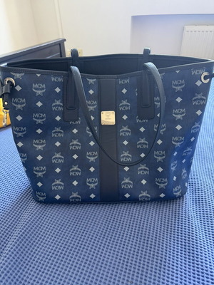 MCM Liz Medium reversible shoulder bag, blue