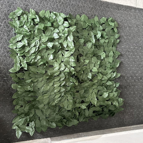 Artificial Leaf Fence like new, 4 pieces, adjustable sizes
