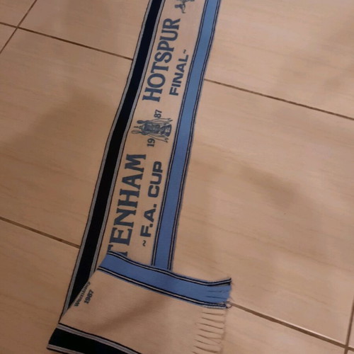 Tottenham scarf 1987 like new, English cup final