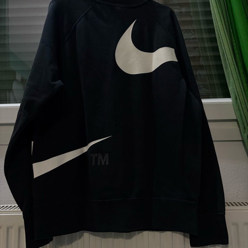 Nike sweatshirt like new, black, size M without pockets and hood