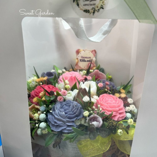 Scented soap flowers new in cardboard box