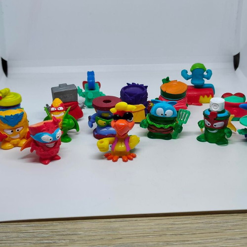 Superzings Superthings collectible figures set of 15 like new