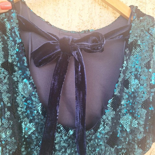 Zara emerald dress with embroidered sequins size Small like new