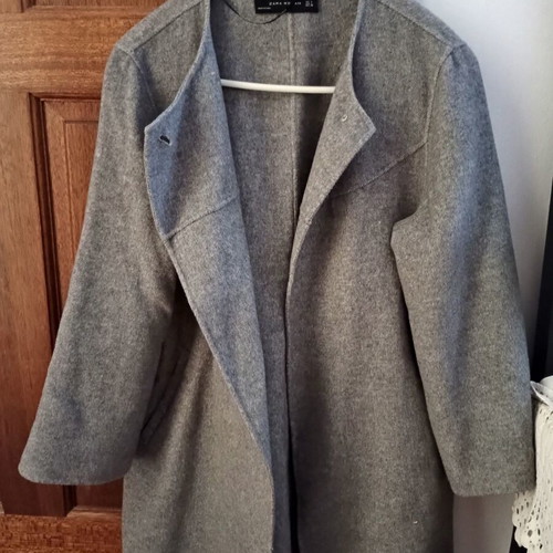 Light Zara coat like new, size large