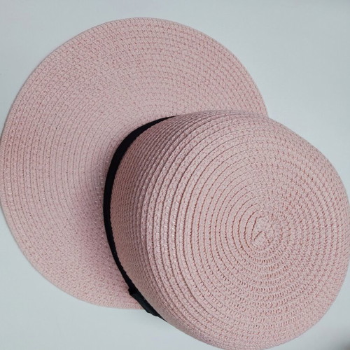 Women’s pastel straw hat like new