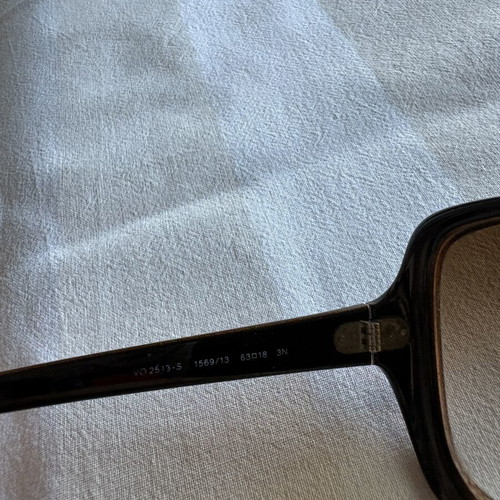 Vogue 2513-S sunglasses like new, brown and gold