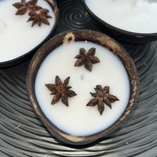 Soy wax candle with coconut scent