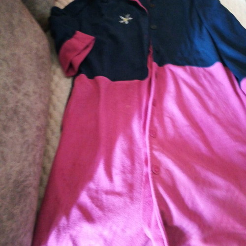 Robe like new, size Large, blue and pink