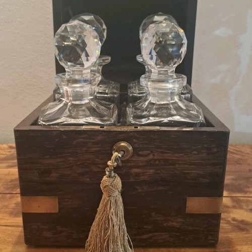 Authentic Edwardian Era Tantalus Collectible Set like new