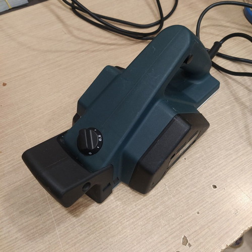 Black & Decker KW 713 electric planer used