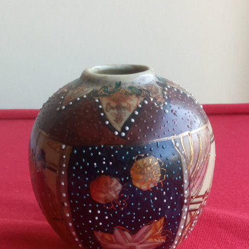 Satsuma vintage small ceramic vase with Moriage decoration